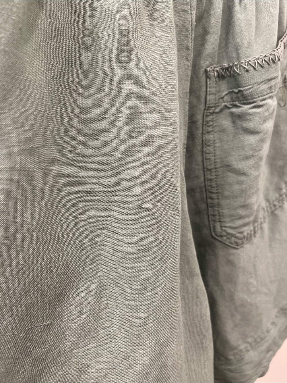 JW ANDERSON x UNIQLO Linen Blend Tucked Shorts - Picture 9 of 9